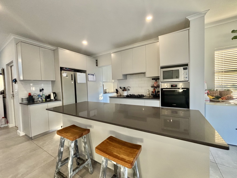 4 Bedroom Property for Sale in Sandown Western Cape